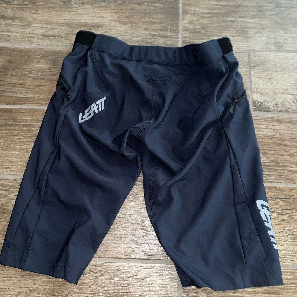 NWT Leatt MTB 2.0 All Mountain shorts - Picture 2 of 3